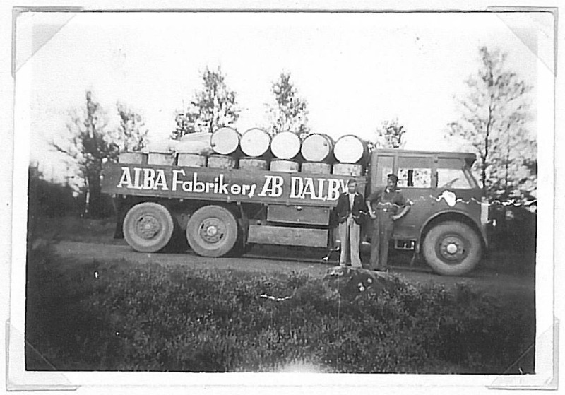 Tidaholm T6L52-F 6x4 Hesselman - 1934 - Ch # A52-7031 - M20864 - (Förut R-län) - Råvaror på väg till Alba-fabriken Dalby.JPG