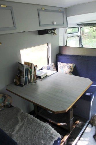 husbil dinette2.jpg