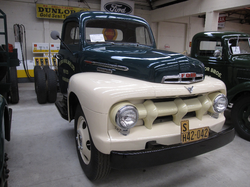 IMG_6122 - Ford F6 18T29E Thornton Drive - 1951 - H42042 - Ch # IG8580F.JPG