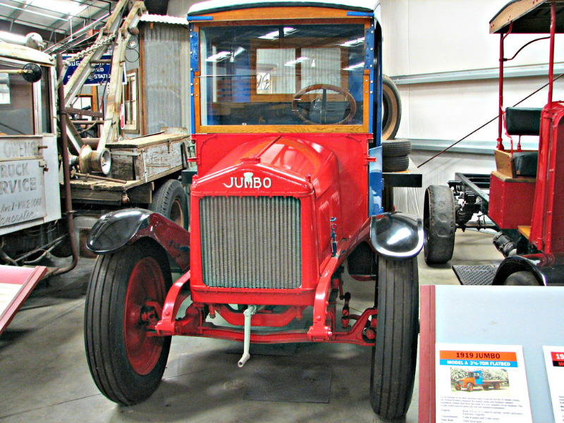 Jumbo Model A 2½ Ton Flatbed - 1919 - 2911159509_0f8a6b504c_b.jpg