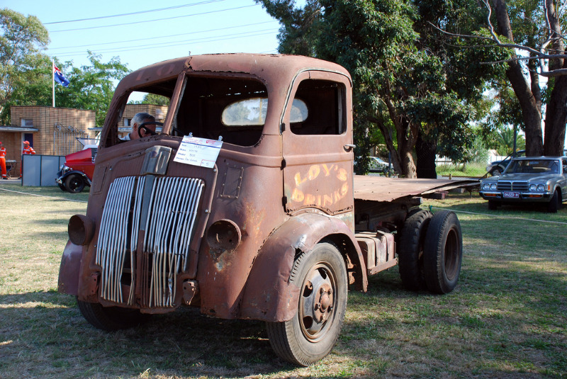 White 802 R - 1939 - Flickr Australia.JPG