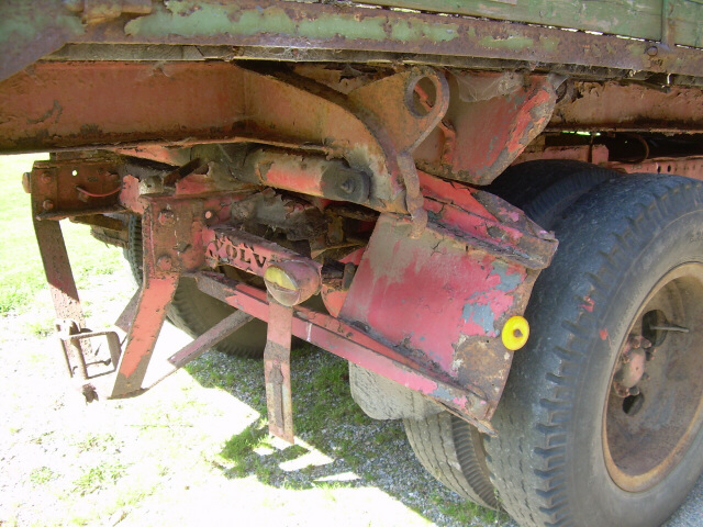 Volvo Starke - Traktorsläp - 04 - LR.JPG
