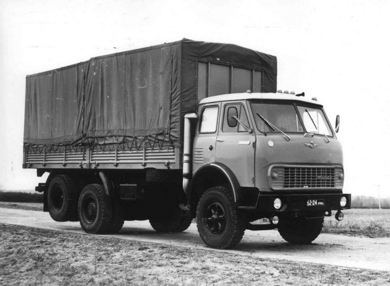 MAZ 516 - 1968 - 1963615.jpg