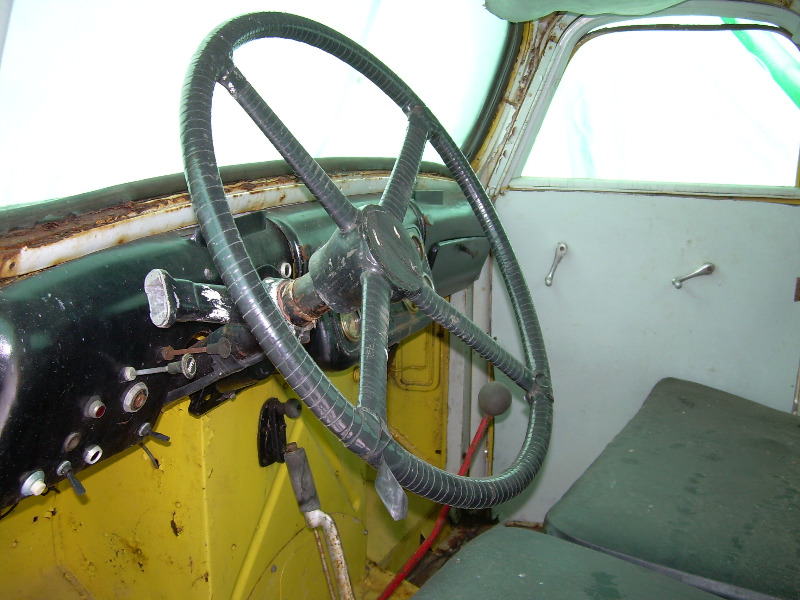 Scania-Vabis 2L12 M - 1948 - Hyttinterör - Fyrekrad Ratt.JPG