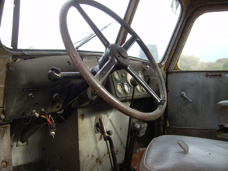 Scania-Vabis 2F12 - 1949 - Hyttinteriör - Fyrekrad Ratt.JPG