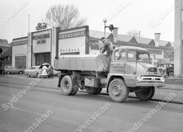 M11695 - Ford Thames Trader 75D 138-11 - 1958 - Ch # 510E-11043 - (Sedan M18064 Traktor) - jb150421002 (SDS).JPG