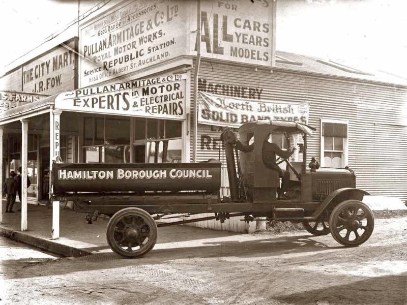 Republic Truck-I - Hamilton - New Zealand.JPG