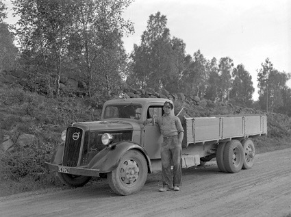 L4176 - Volvo LV84 DT (Boggi) - 1936 - Ch # 61225 - Eve Larsson Mjönäs - 01 - 1938 - cgipict-img.jpg