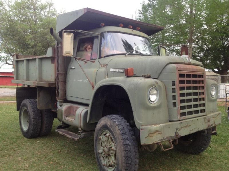 IH Loadstar dumptruck 4x4.jpg