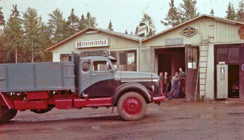 Volvo Titan med Floby-hytt.jpg