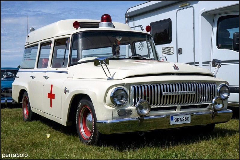 International.D1000.Ambulans.1.jpg