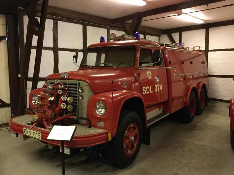 IH Loadstar F1800 6x4 Boggi - 1966 - ENN815 - 10 - Brandbil (SDL374) - Ängelholms Brandkårsmuseum Heagården.JPG