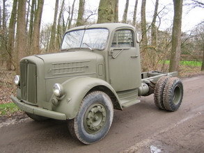 Scania-Vabis L5142 A1 - 1958 - Ex militär - Holland.JPG