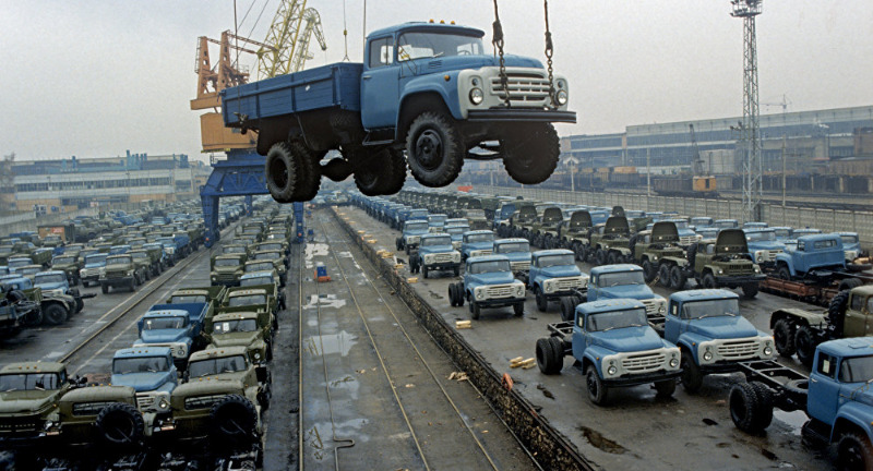 AMO-ZIL 130 - 1043868745.jpg