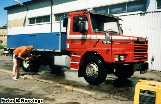 OTA010_S-T93_ariS_13vLastbil-BussLindholmen1989_BNorvinge.jpg