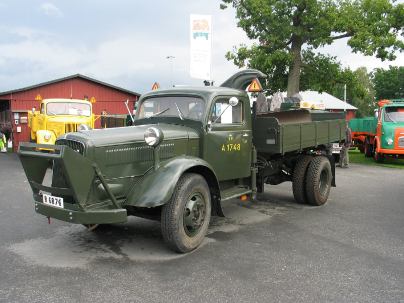 Volvo LV292 V2 - 1948 - R6874 - Vägverkets Museum - 06 - Borlänge.JPG