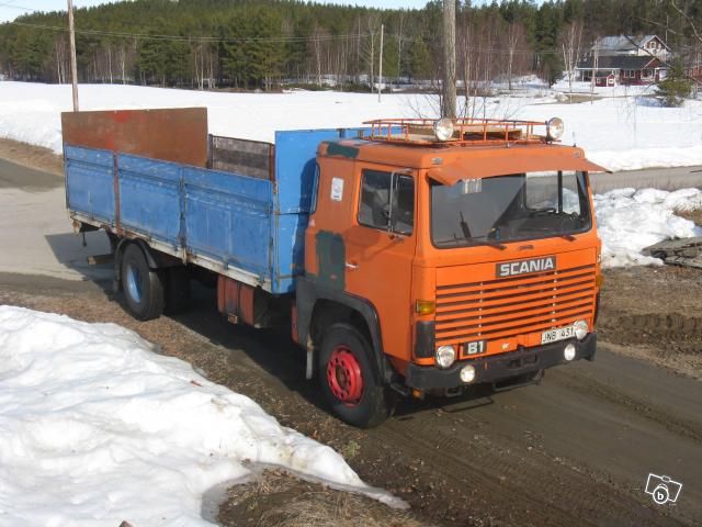 2890897956.jpg