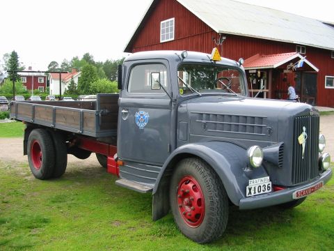 Scania-Vabis L12 - 1946 - X1036 - Stråtjära.JPG