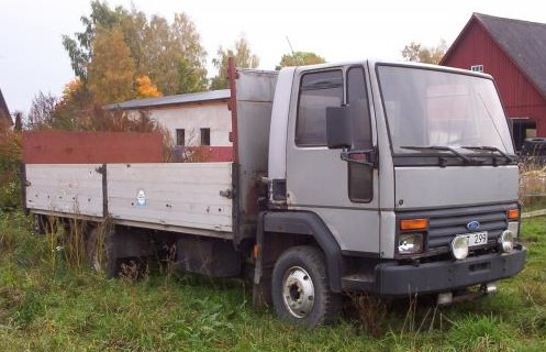 Ford Cargo 0711 - 1981 - xxT299 - Kristianstad.JPG