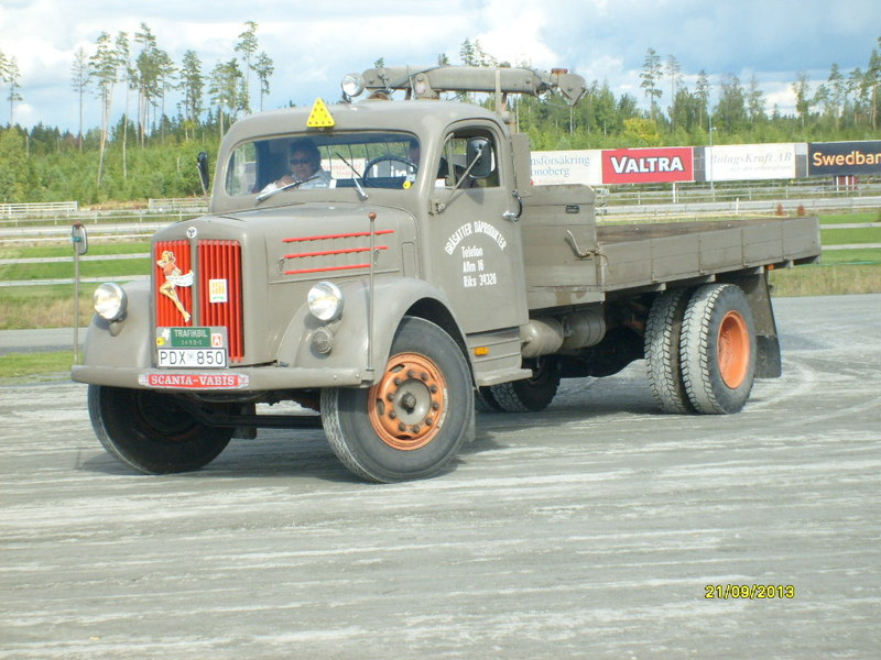 Scania-Vabis L5146A-100 - 1953 - PDX850 - 02 - Gråsätter Dåprodukter - Ovanåker - sxtg.JPG