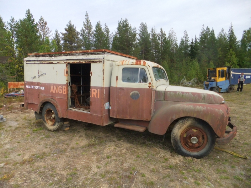 1954 Volvo L342X Bryggeribil.JPG