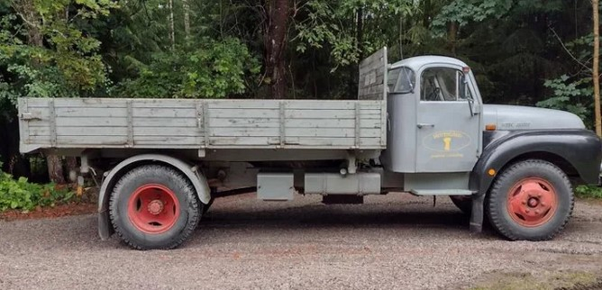 Volvo L46506 - 1963 - GHJ527 - (Förut M11067) - Ch # 3511 - Bild från Blocket.JPG