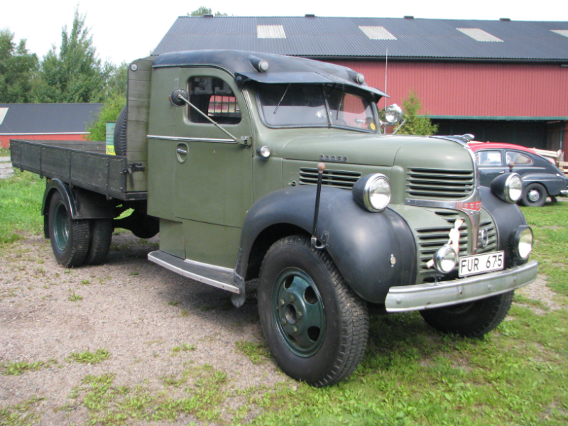 Dodge VH-47 - 1950 - FUR675 - Söderbärke (Förut Våxtorp).JPG