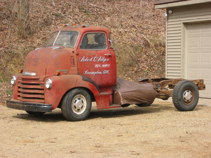 Chevrolet 5400 COE - Assumption Illinois USA.JPG