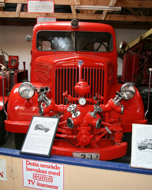 Scania-Vabis F12 - 1946 - N208 - Svedinos - Ugglarp.JPG