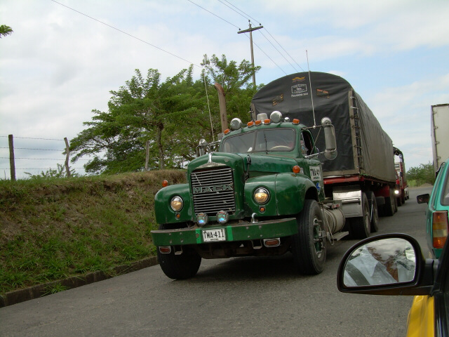 Mack - TMA411 - Between Cali & Buga - Colombia.JPG