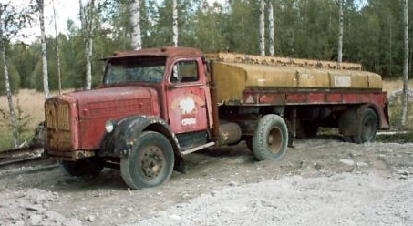 Scania-Vabis L62 S5 - 1951 - Shell Tankbil - Järvsö - Small.JPG