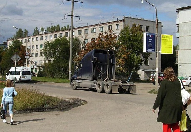 Peterbilt dragar i Sibirien august 2008.jpg