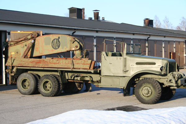 Brockway B666 KranTGB 853 - Military - 02 - P5 - Boden.JPG