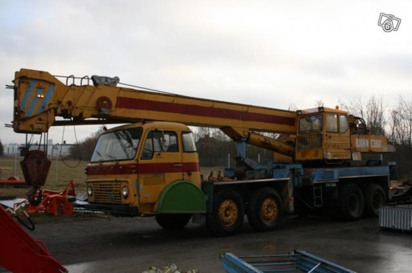 Björnkran C300 1 30 ton.jpg