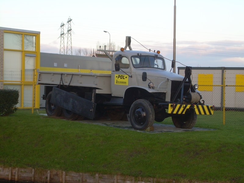 GMC CCKW - 02 - Pol - Leeuwarden - Holland - LR.JPG