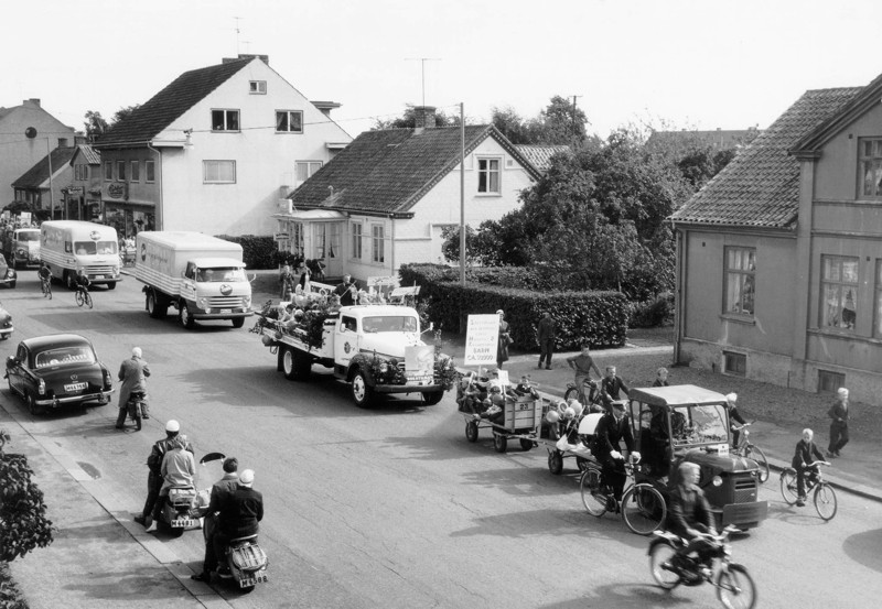 Volvo Snabbe - Höganäs Köpmansjubileum 1961.JPG