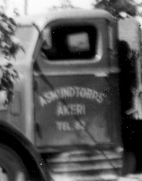 Scania-Vabis L44 - 1950 - M3974 - Asmundtorps Åkeri - Hytt.JPG