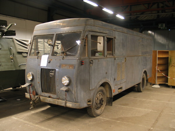 L127DT_0002.jpg