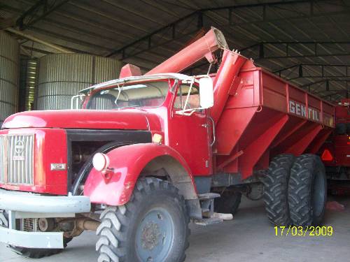 Volvo L385 4x4 - Iveco & MB - 01 - Argentina.JPG