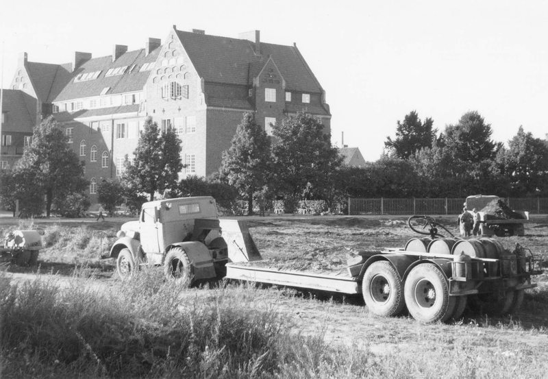 Volvo LV Epatraktor - Tungtrailer - Samrealskolan Höganäs 1958 - LR.JPG