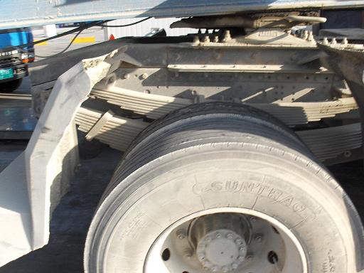 000 Volvo driv med häftiga fjädrar.JPG