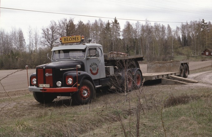 AW 1974 15B042.jpg