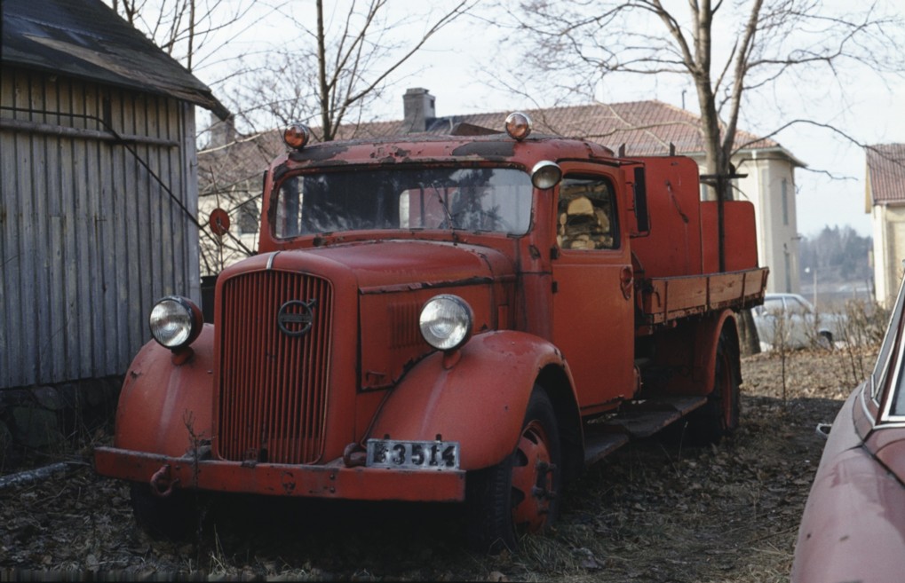 AW 1974 15A020.jpg