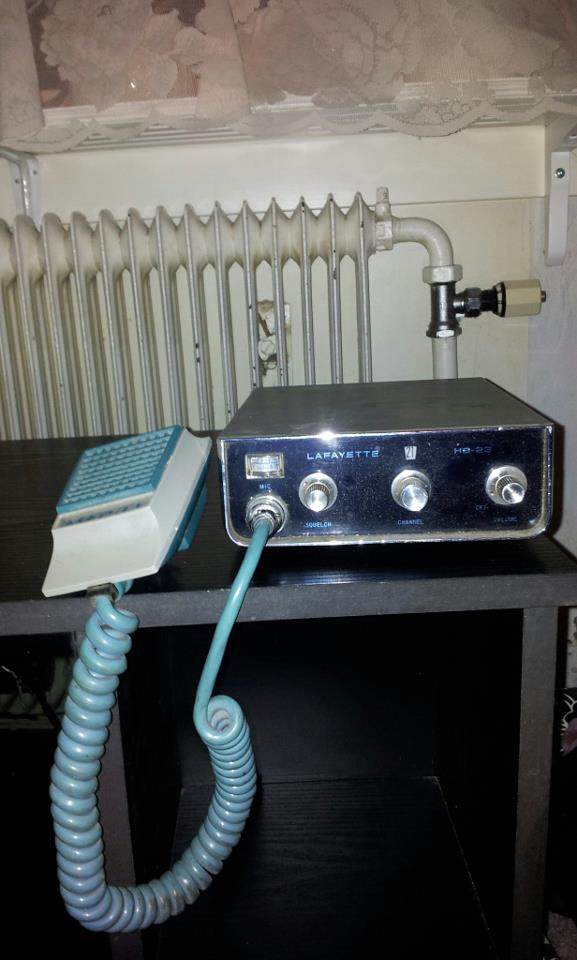 Com radio.jpg
