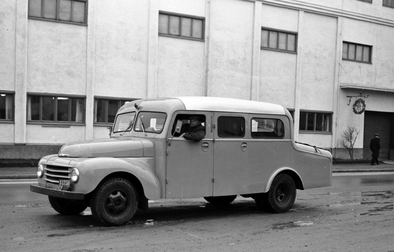 Volvo L340 - 1951 - Valbo Kaross - Gävle - 7203491026_7eb9017e82_o (LR).JPG