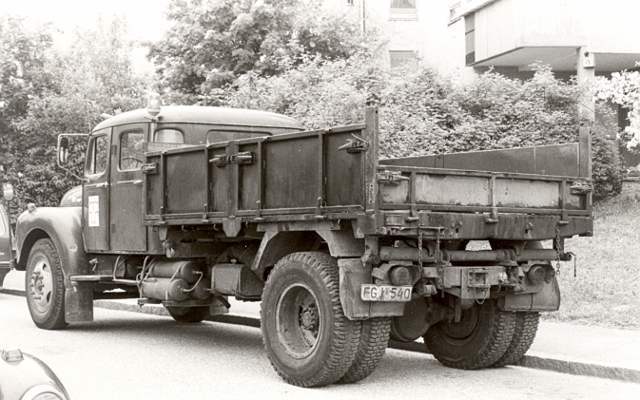 1976 FGJ540  (1) (640x400).jpg