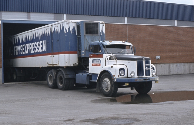 AW 1980 27A037 (640x414).jpg