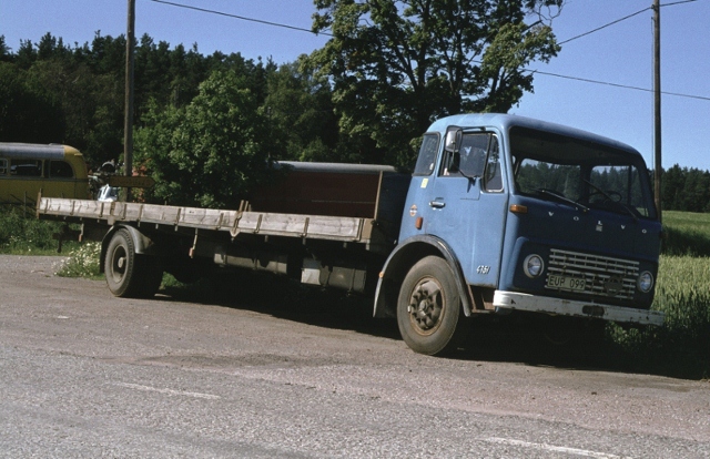 AW 1976 22B010 (800x517) (640x414).jpg