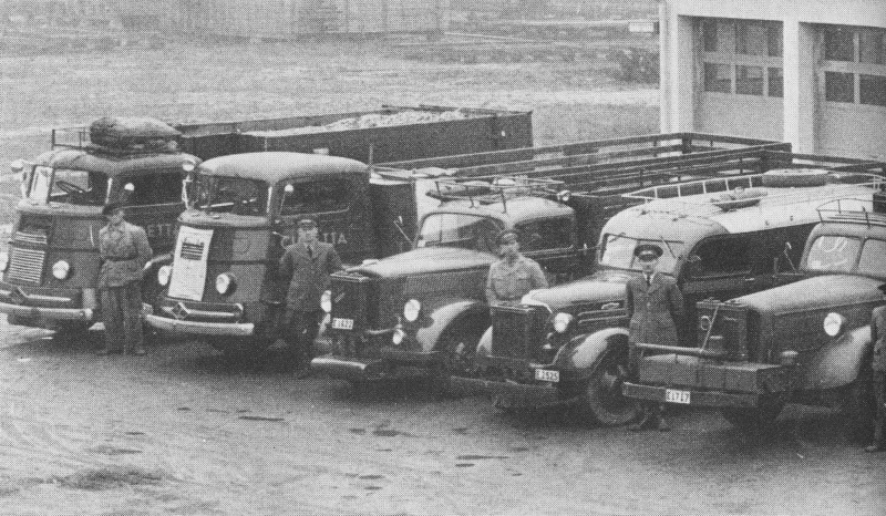 Diamond T - Cloettas Vagnpark 1945 - Från Alla Våra Lastbilar.JPG