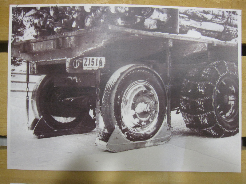 Scania-Vabis 335 - 1941 - Z1514 - Med på stödaxeln.JPG